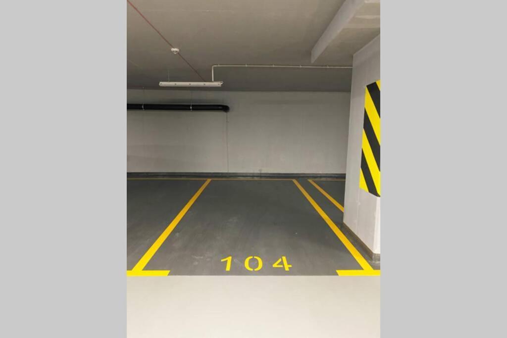 Exclusive 2Br! Apartment Near City Center +Netflix Varšava Exteriér fotografie