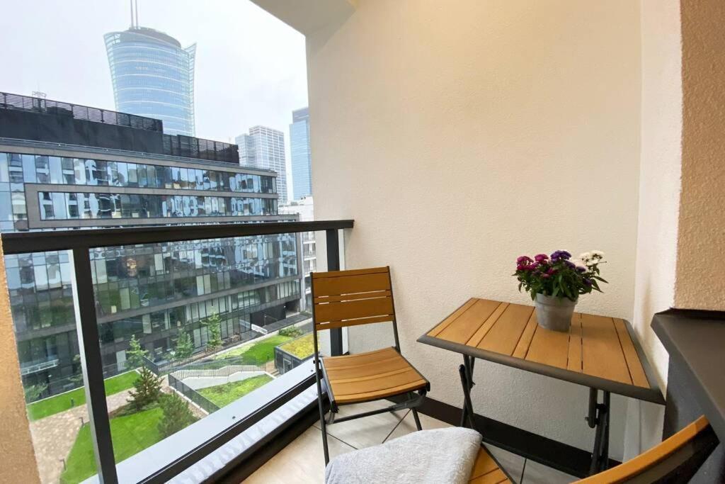 Exclusive 2Br! Apartment Near City Center +Netflix Varšava Exteriér fotografie