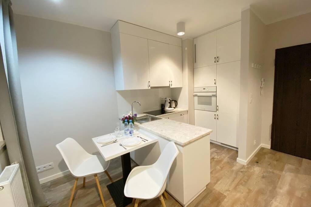 Exclusive 2Br! Apartment Near City Center +Netflix Varšava Exteriér fotografie