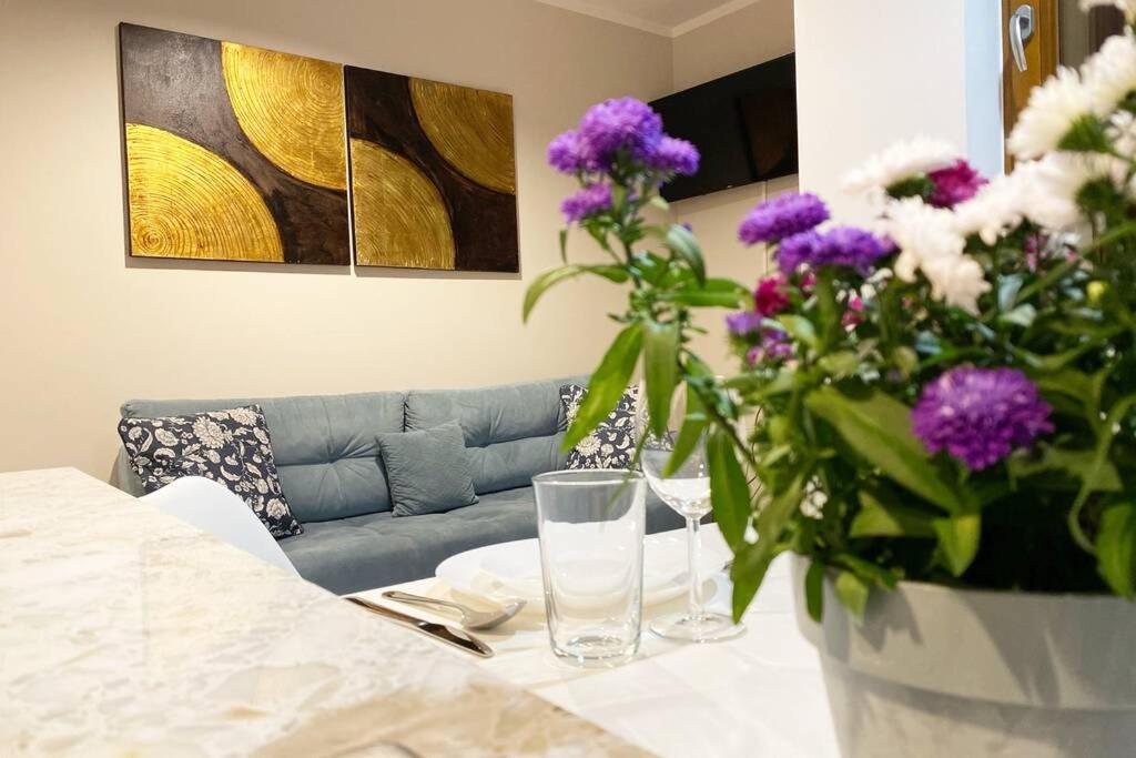 Exclusive 2Br! Apartment Near City Center +Netflix Varšava Exteriér fotografie